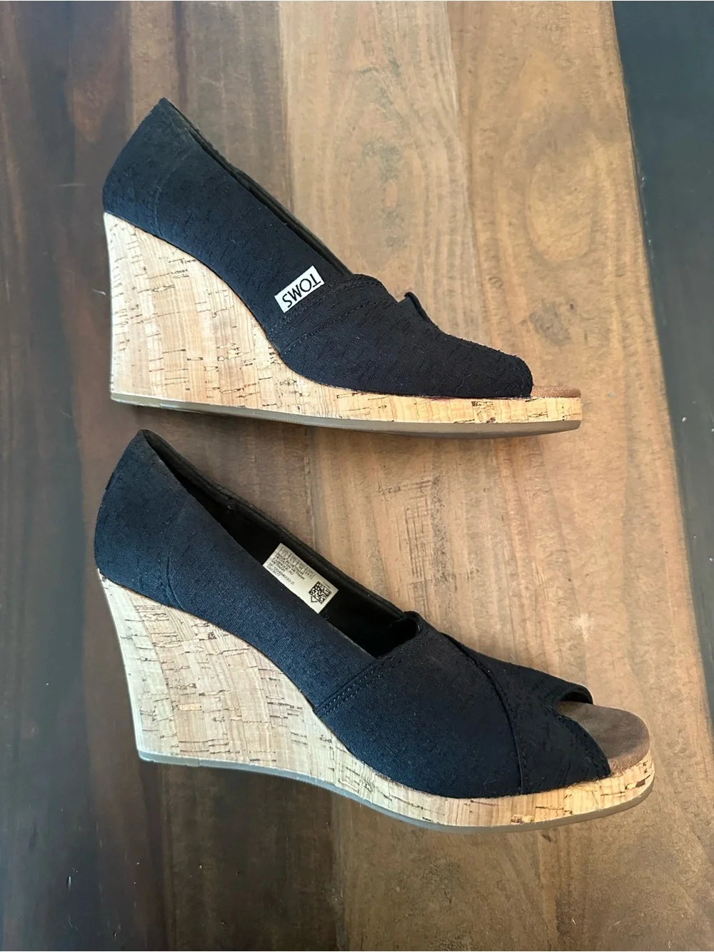 Toms black canvas